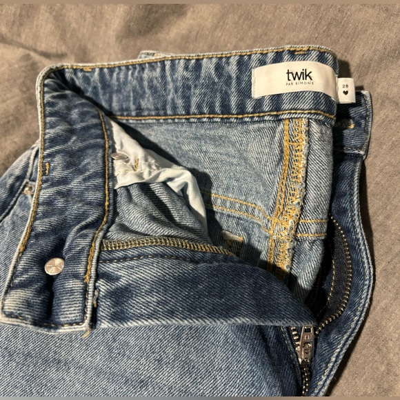 Twik (by Simons) brand blue jeans size 28 - Picture 3 of 3